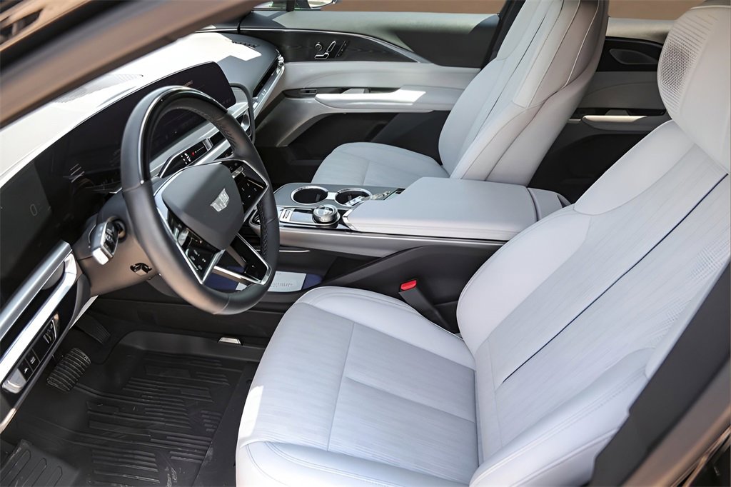 2024 Cadillac Lyriq Sport photo 8