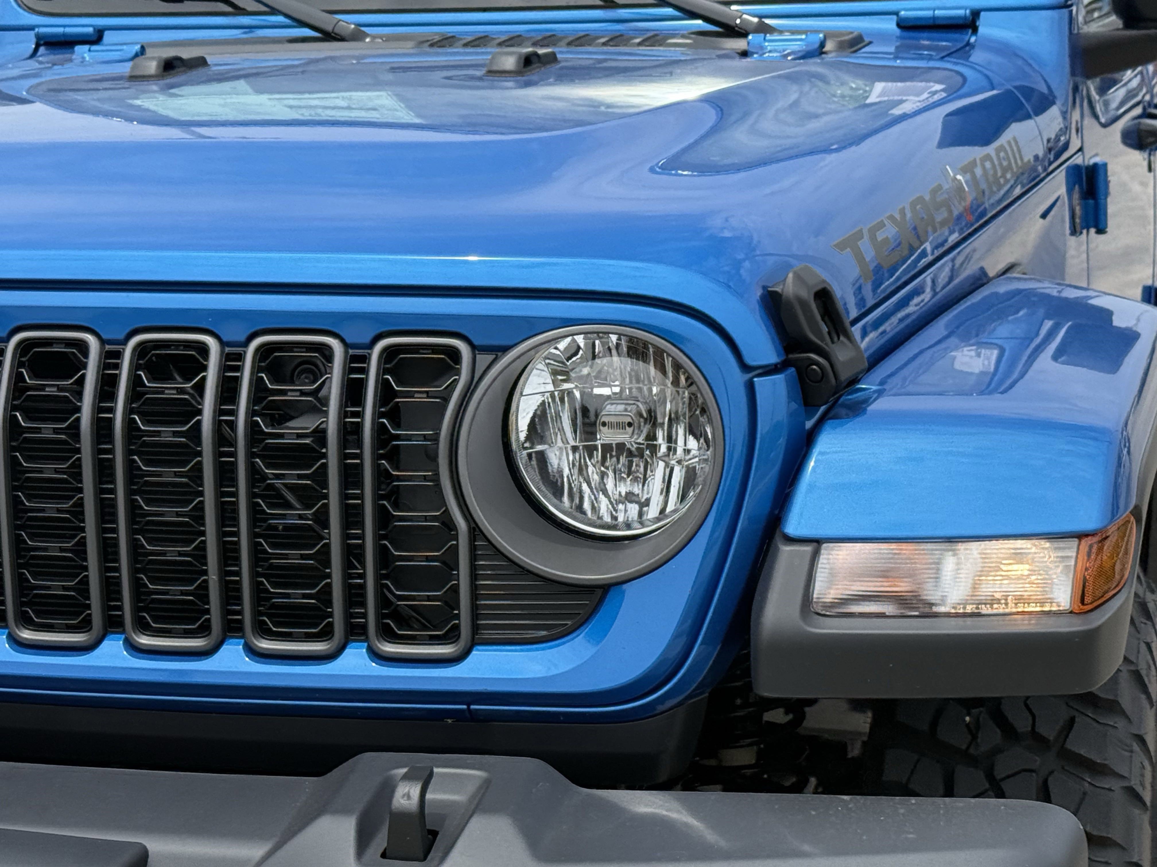 2025 Jeep Gladiator Sport photo 4