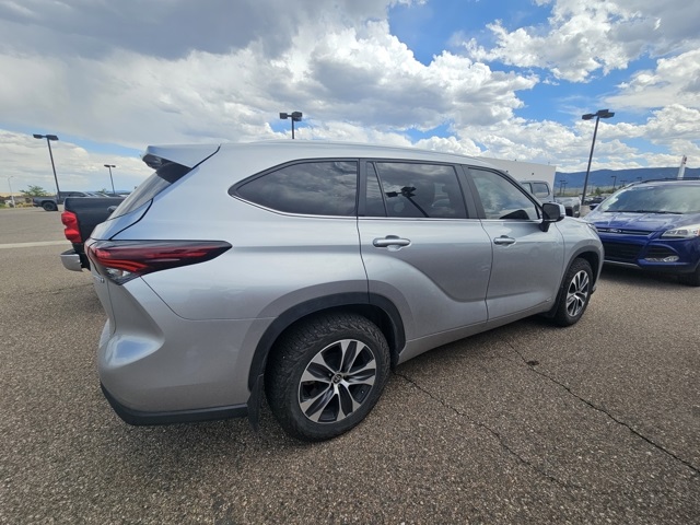 2024 Toyota Highlander Hybrid XLE photo 4