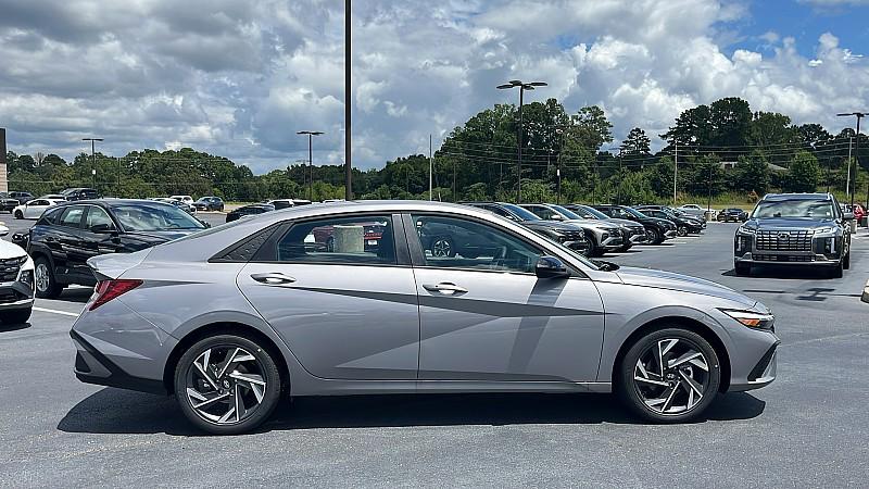 2025 Hyundai Elantra SEL Sport photo 33
