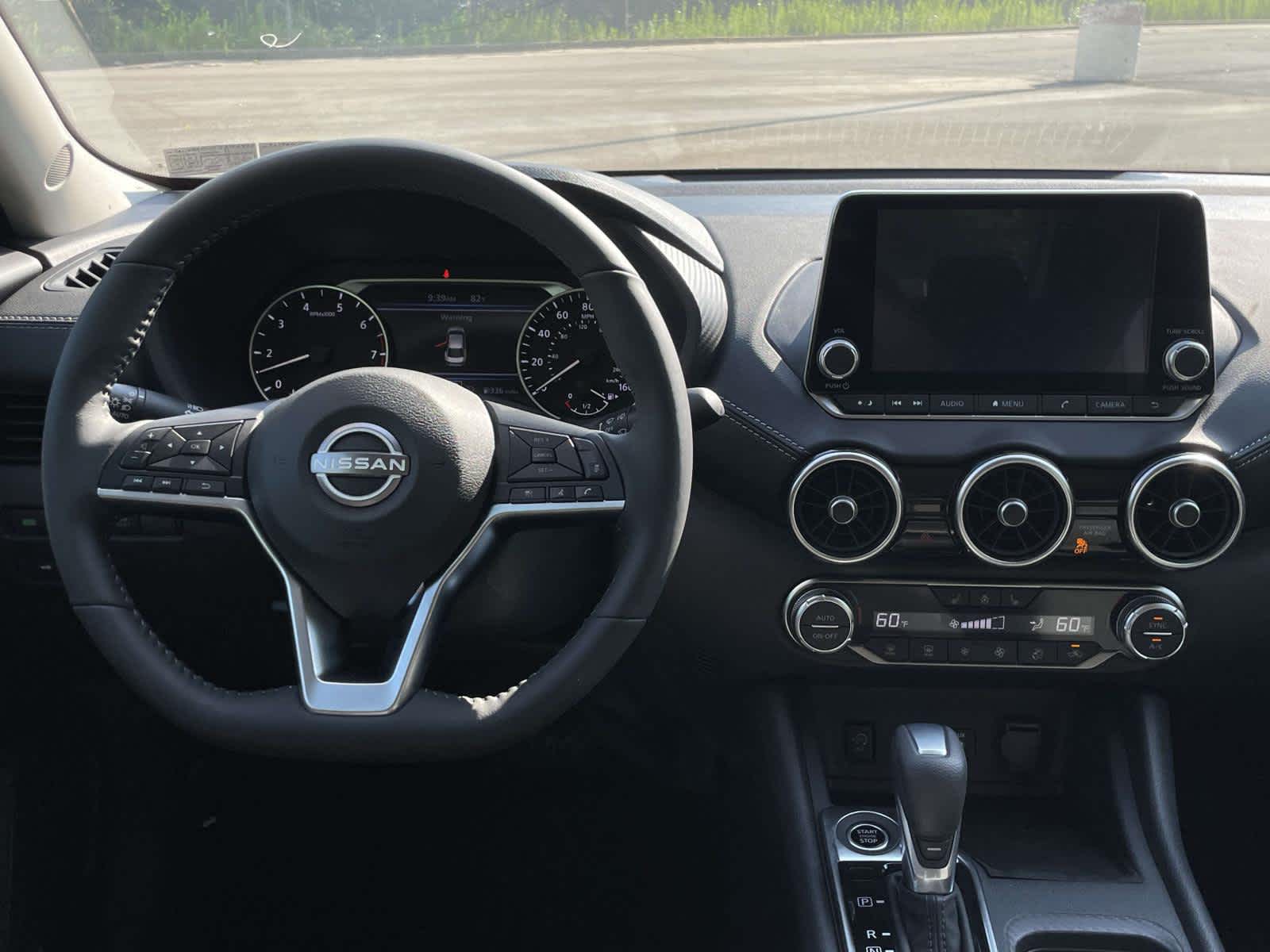 2025 Nissan Sentra SV photo 14