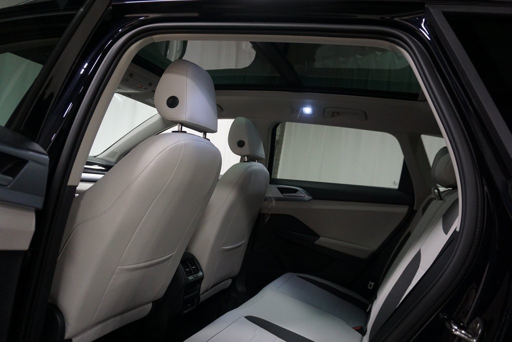 2025 Volkswagen Taos SE photo 25