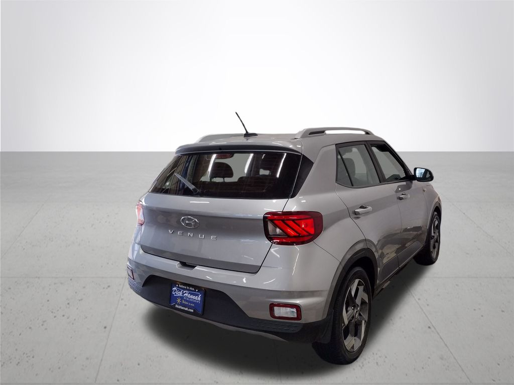 2023 Hyundai Venue SEL photo 12