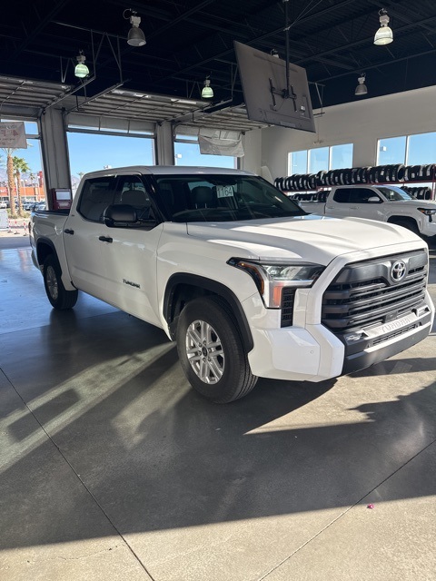 2023 Toyota Tundra SR5's photo