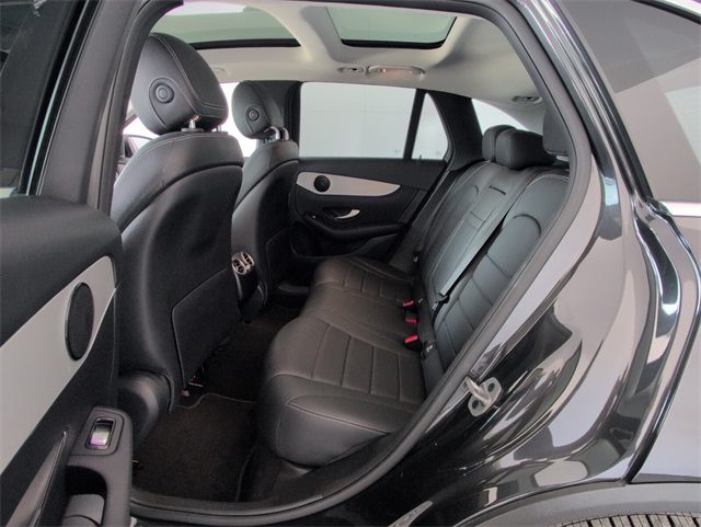 2022 Mercedes Benz GLC 300 photo 6