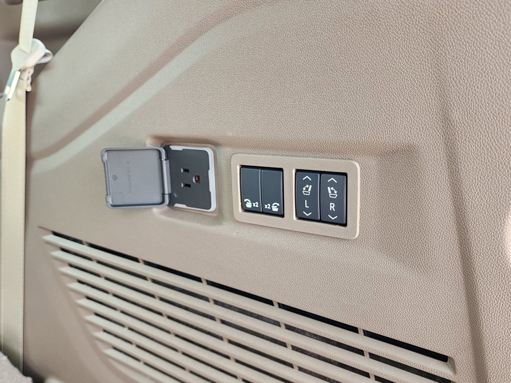 2026 Gmc Yukon Denali photo 52