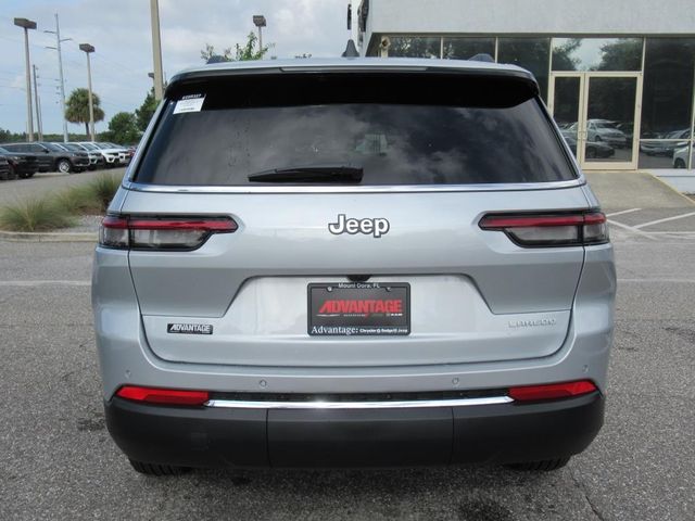 2025 Jeep Grand Cherokee Laredo photo 5