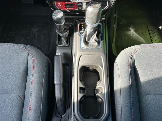 2025 Jeep Wrangler Rubicon photo 19