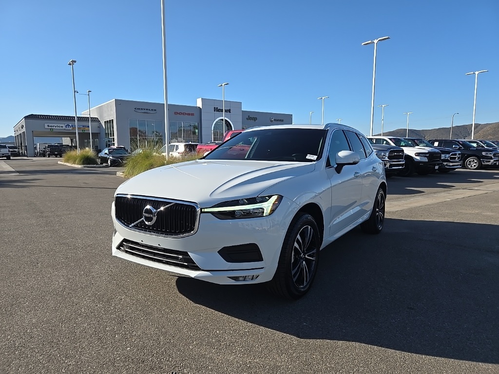 2021 Volvo XC60 T5 Momentum photo 3