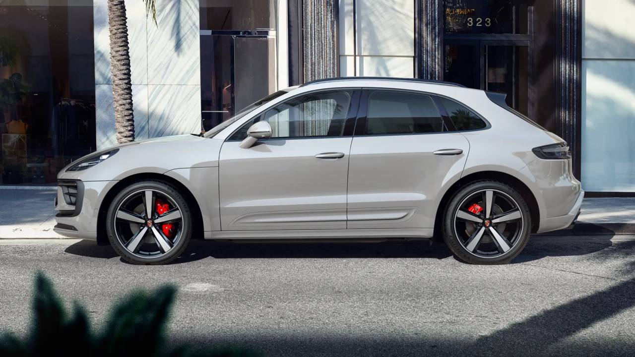 2025 Porsche Macan S photo 2