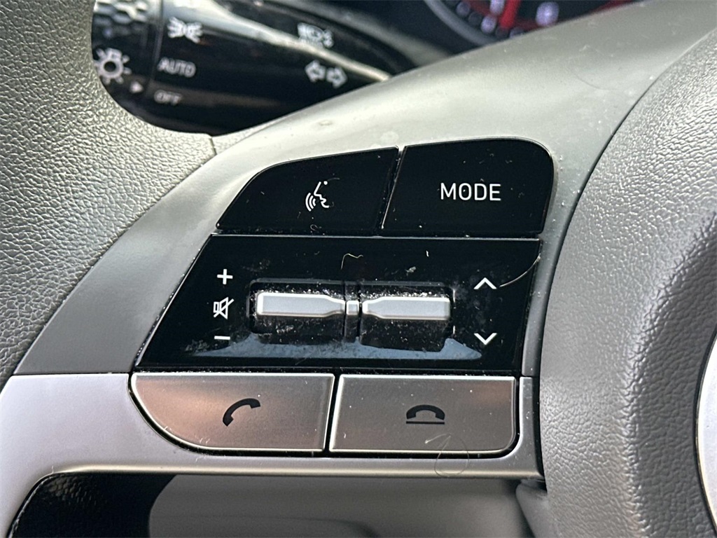 2023 Hyundai Elantra SEL photo 21