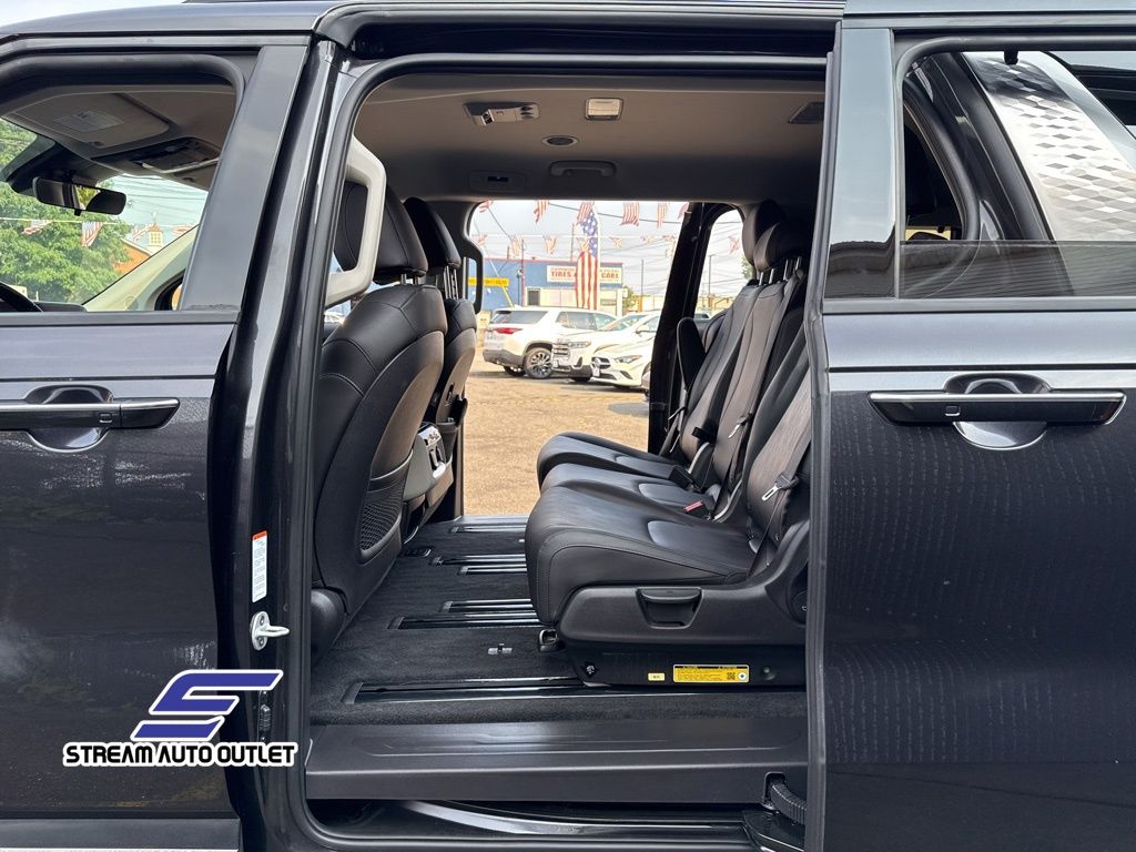2024 Kia Carnival SX photo 30