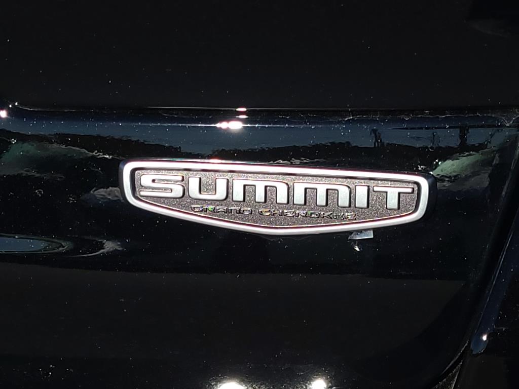 2024 Jeep Cherokee Summit photo 23