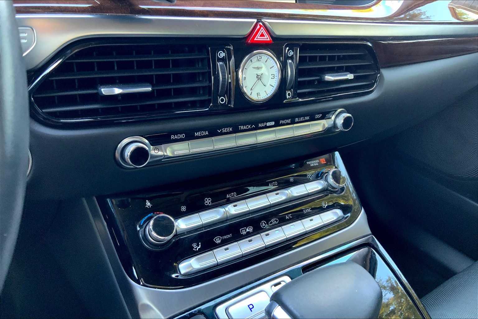 2019 Genesis G90 3.3T Premium photo 33