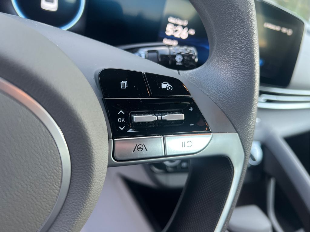 2024 Hyundai Elantra SEL photo 19