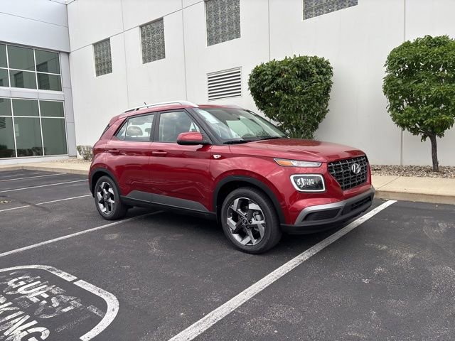 2025 Hyundai Venue Limited photo 2