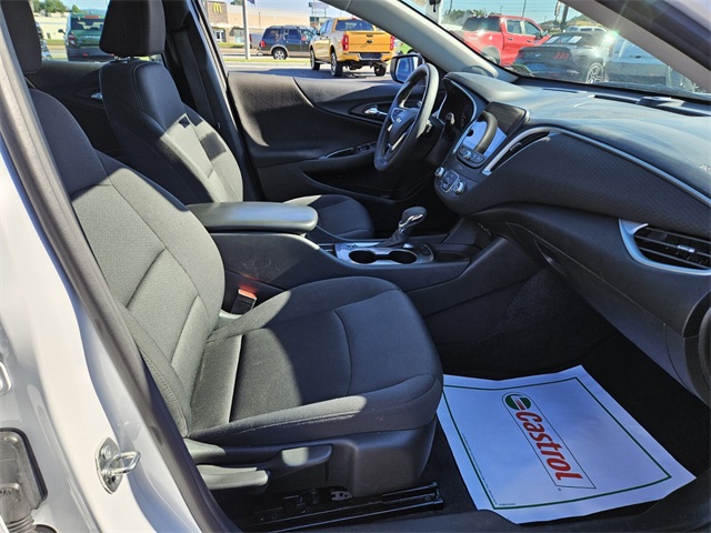 2023 Chevrolet Malibu LS photo 13