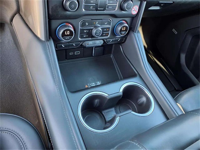 2023 Chevrolet Suburban LT photo 17