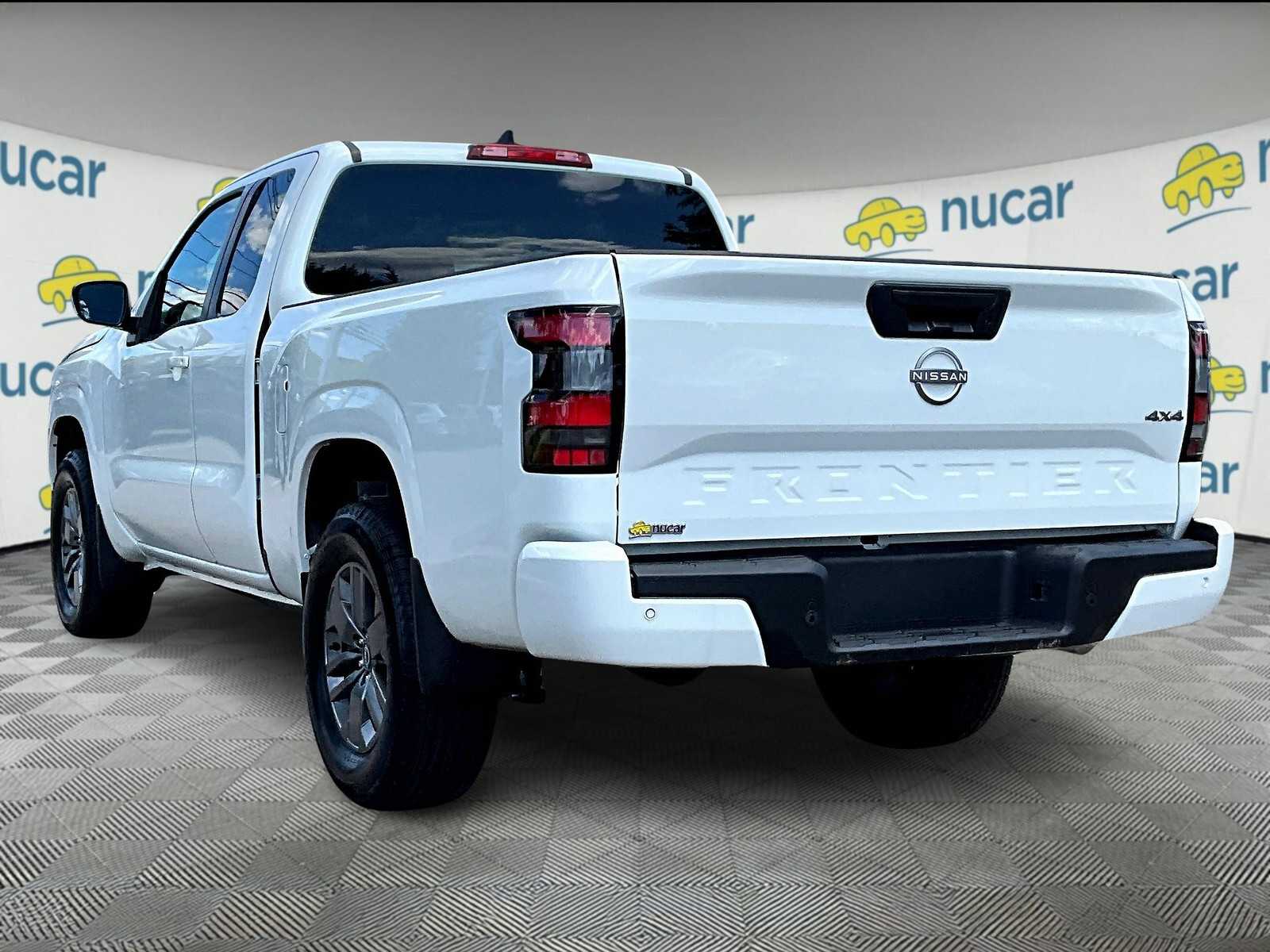 2025 Nissan Frontier SV photo 4