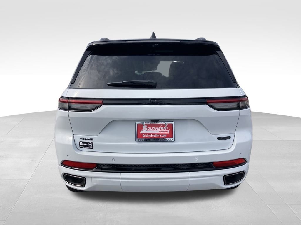 2025 Jeep Grand Cherokee Summit photo 4