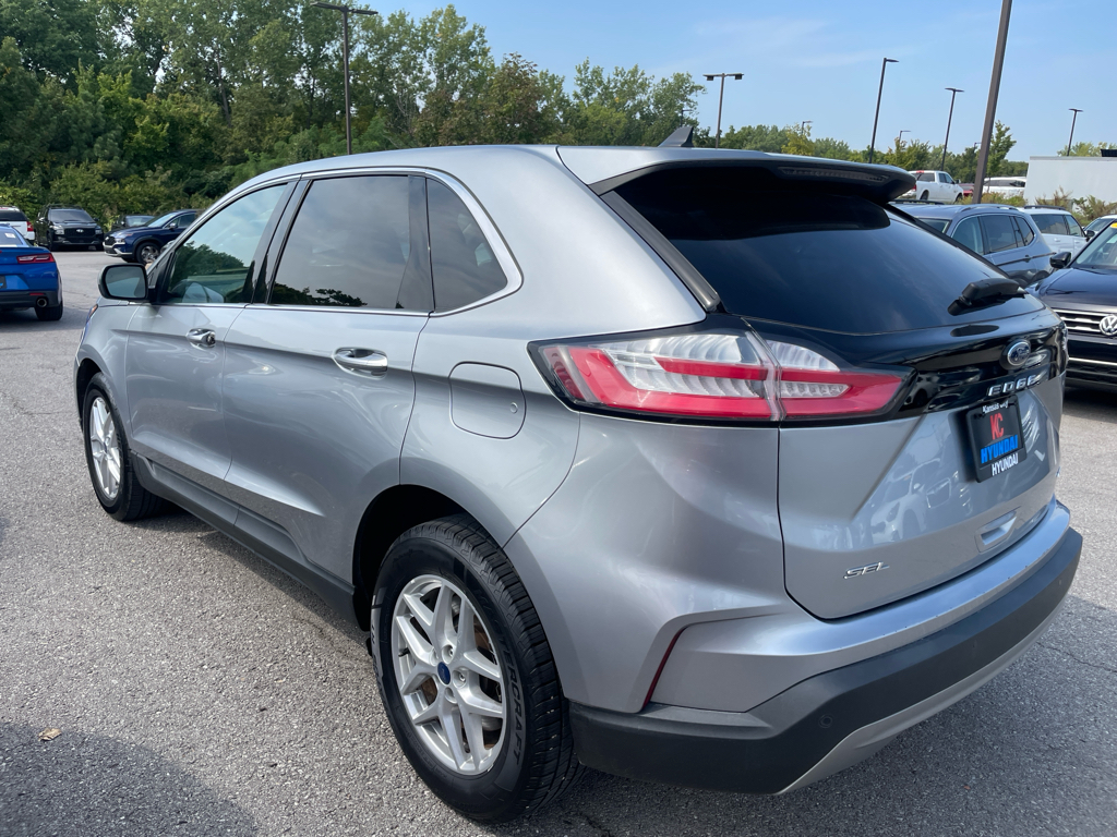 2022 Ford Edge SEL photo 3