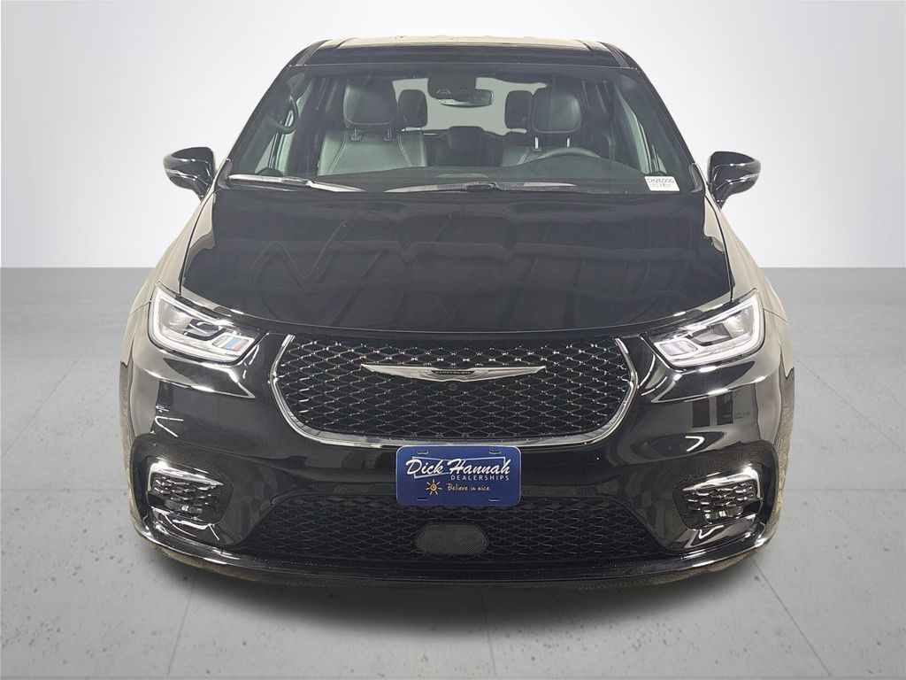 2026 Chrysler Pacifica photo 3