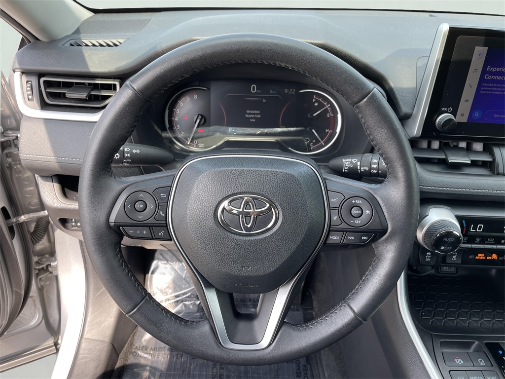 2024 Toyota RAV4 XLE photo 24