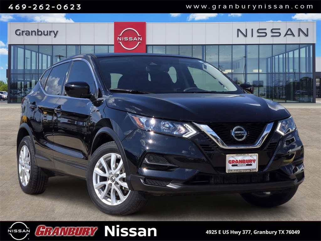 2022 Nissan Rogue Sport S's photo