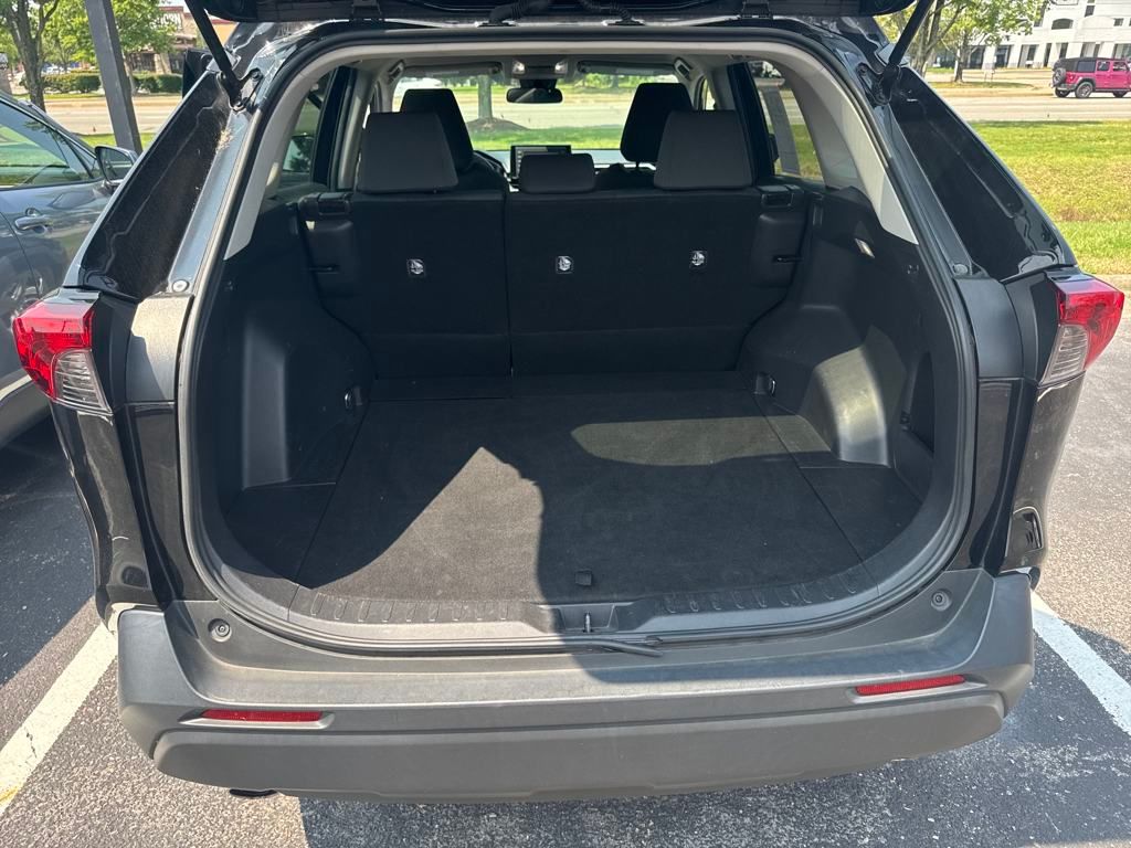 2022 Toyota RAV4 XLE photo 23