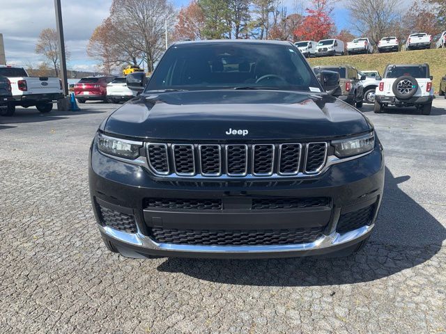 2025 Jeep Grand Cherokee Laredo photo 3