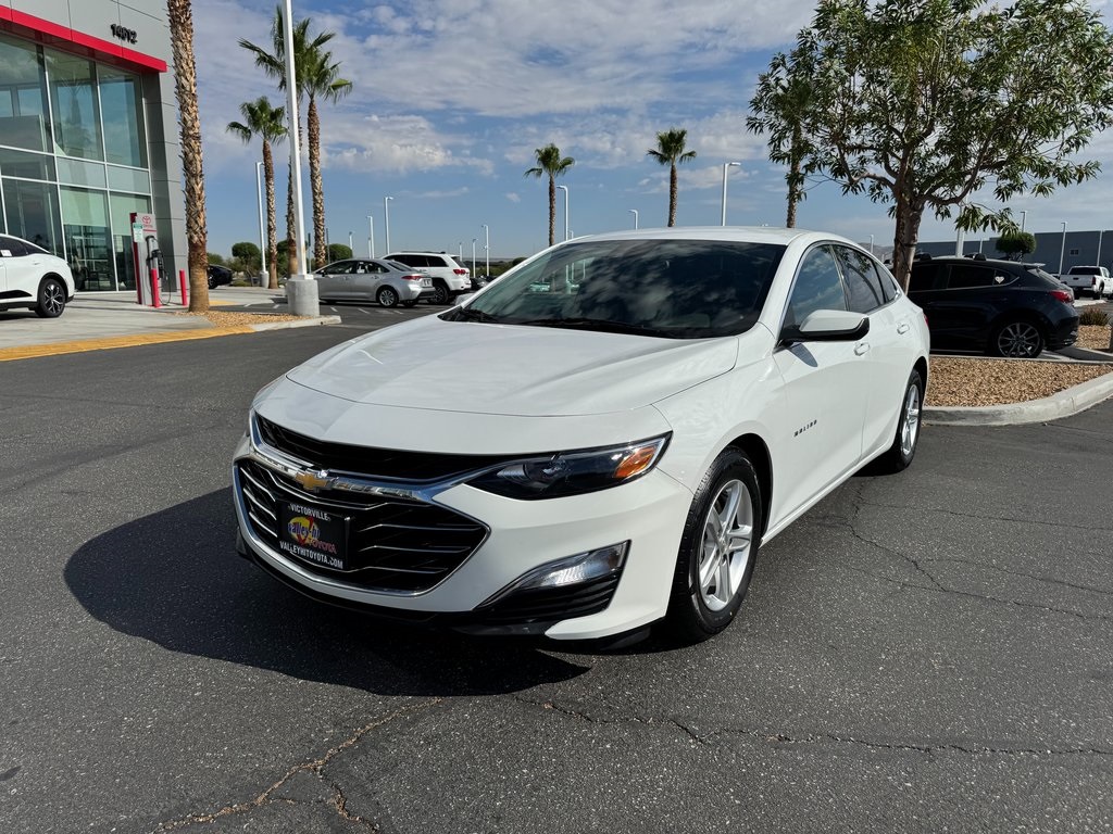 2022 Chevrolet Malibu photo 2