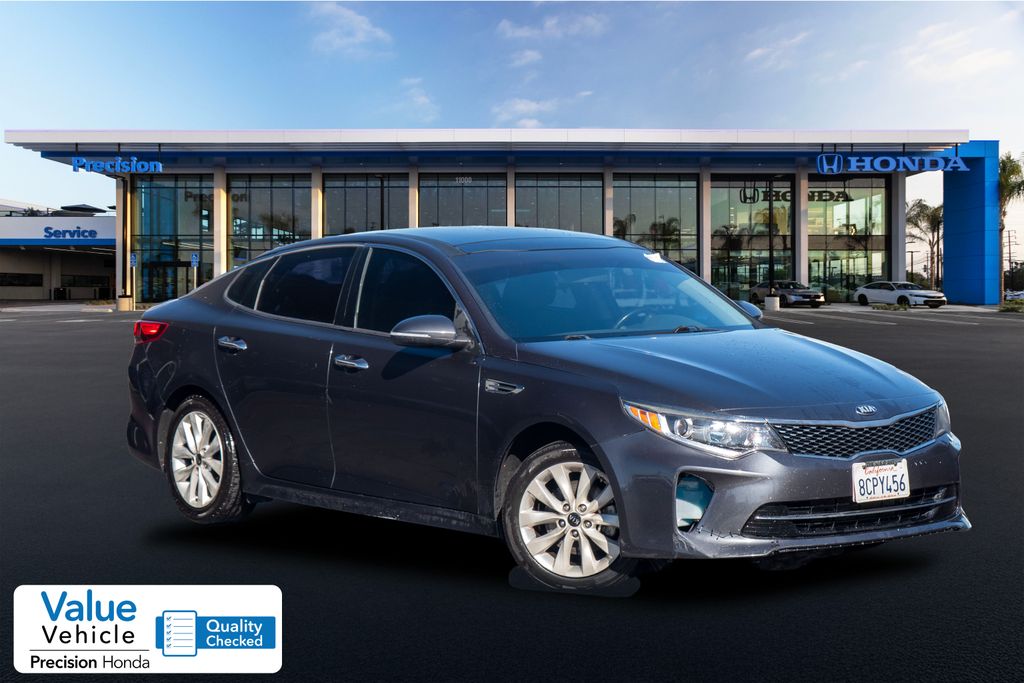 2018 Kia Optima S's photo
