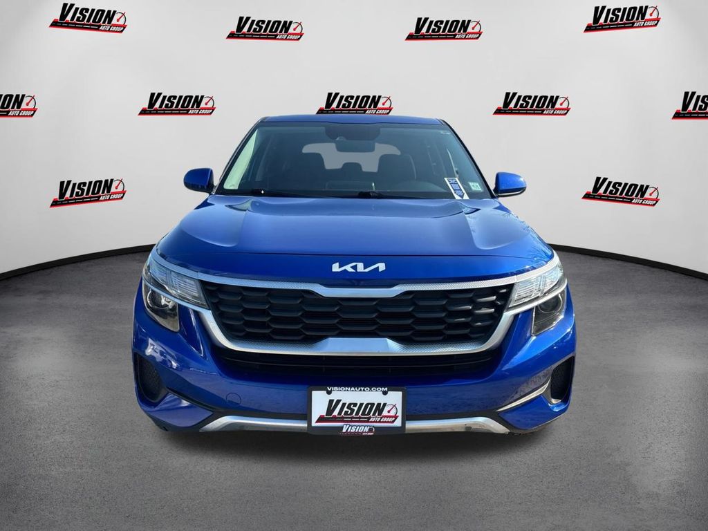 2022 Kia Seltos LX photo 2