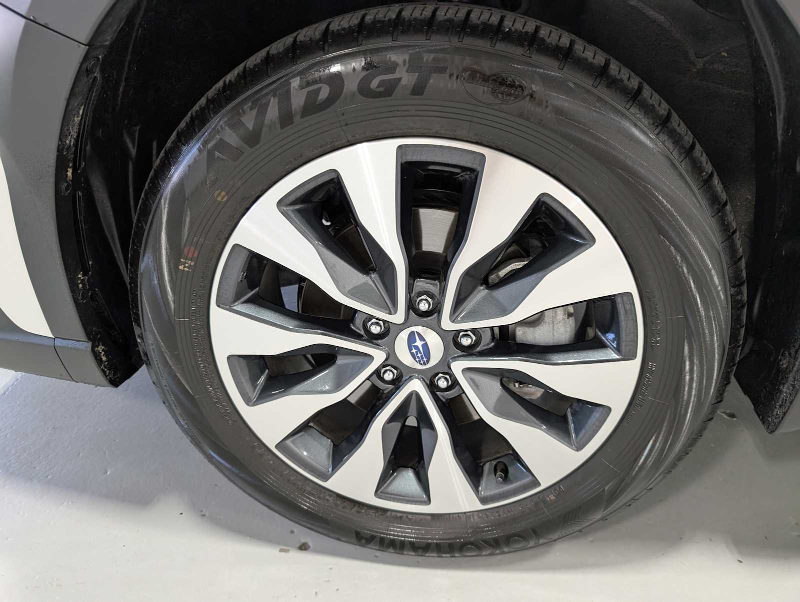 2025 Subaru Outback Limited XT photo 3