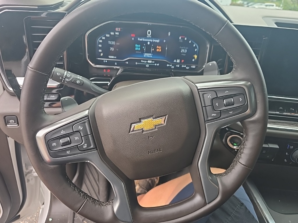 2025 Chevrolet Silverado 1500 LTZ photo 13