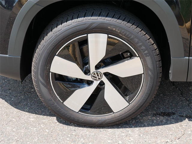 2025 Volkswagen Taos S photo 4