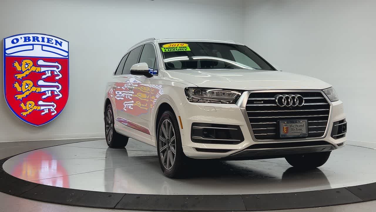 Used 2019 Audi Q7 SE Premium Plus with VIN WA1LHAF77KD038637 for sale in Normal, IL