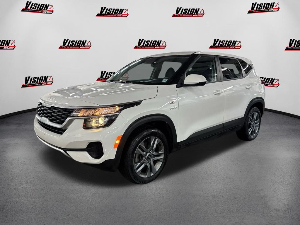 2023 Kia Seltos LX's photo