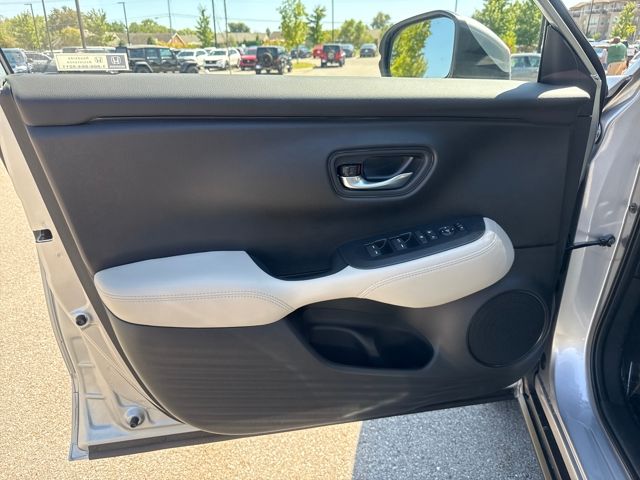 2026 Honda HR-V LX photo 9