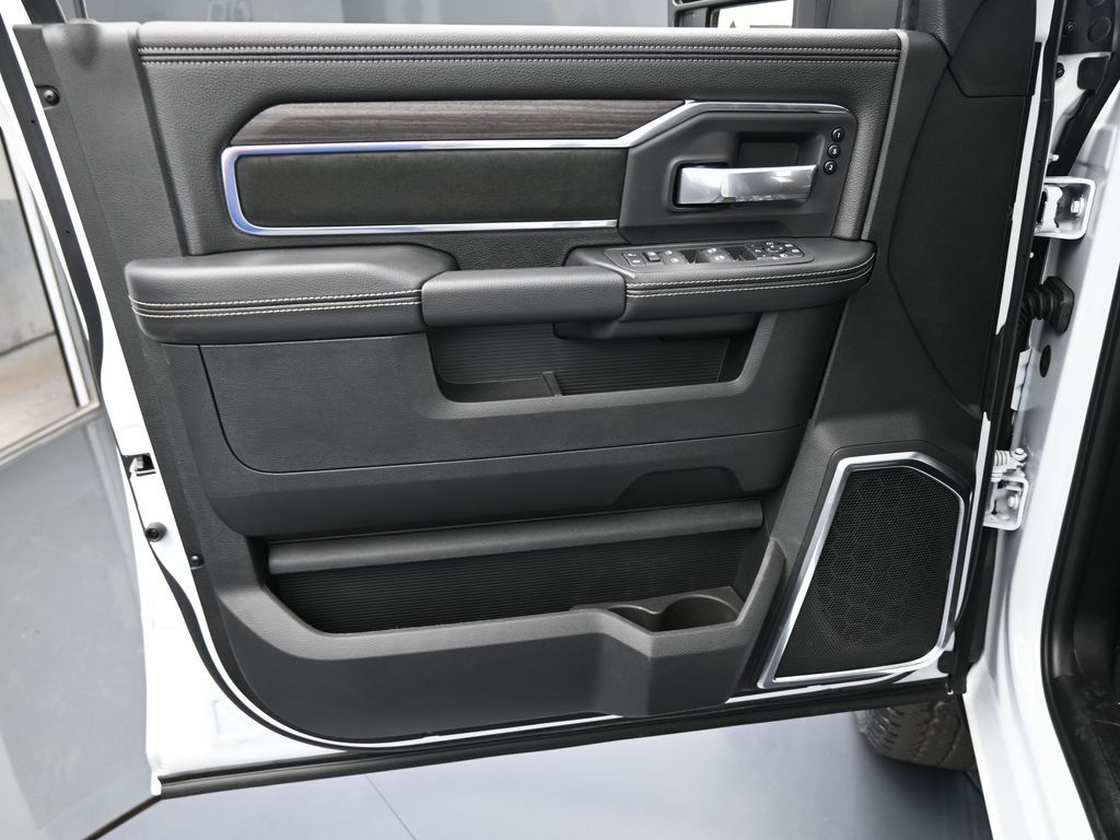 2026 RAM Ram 2500 Pickup Laramie's photo