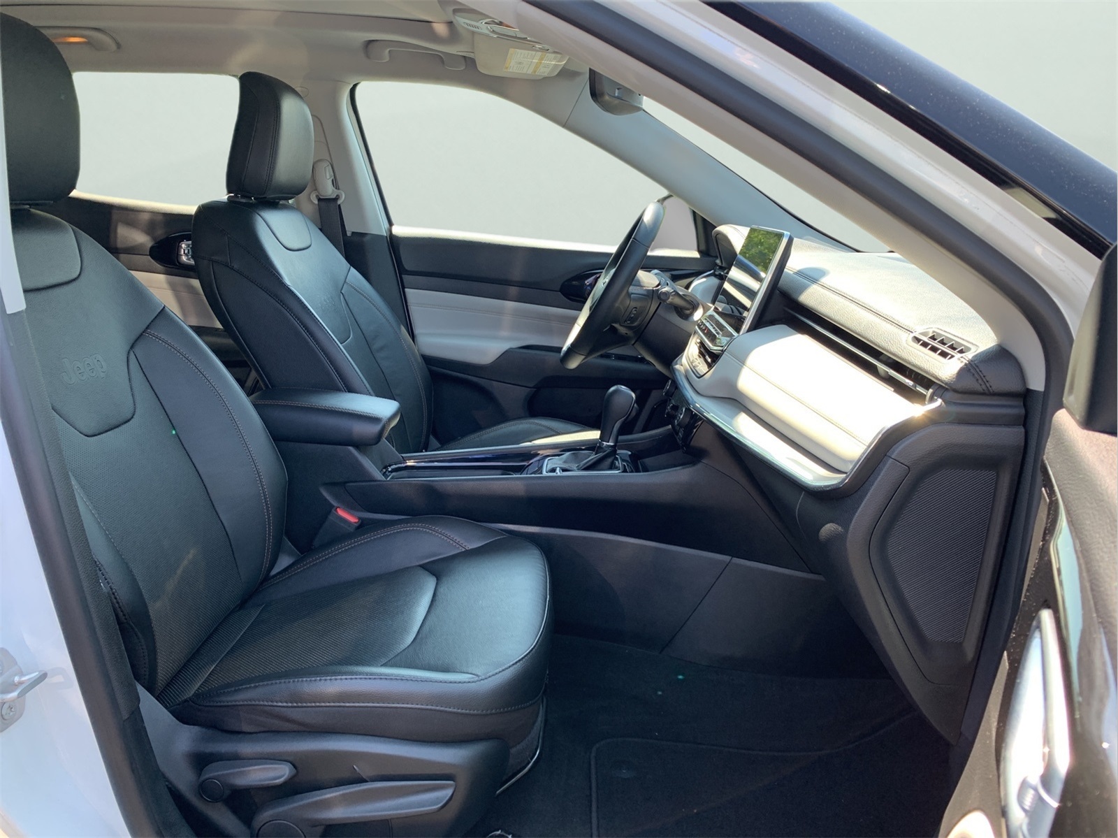 2022 Jeep Compass Limited photo 24