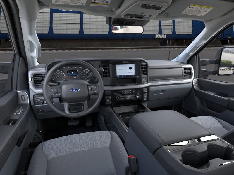 2026 Ford F-350 XLT photo 8