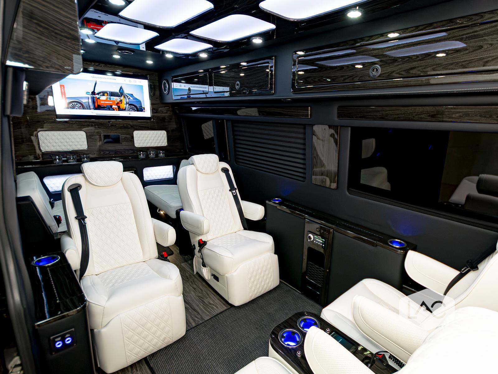 2024 Mercedes Benz Sprinter photo 4