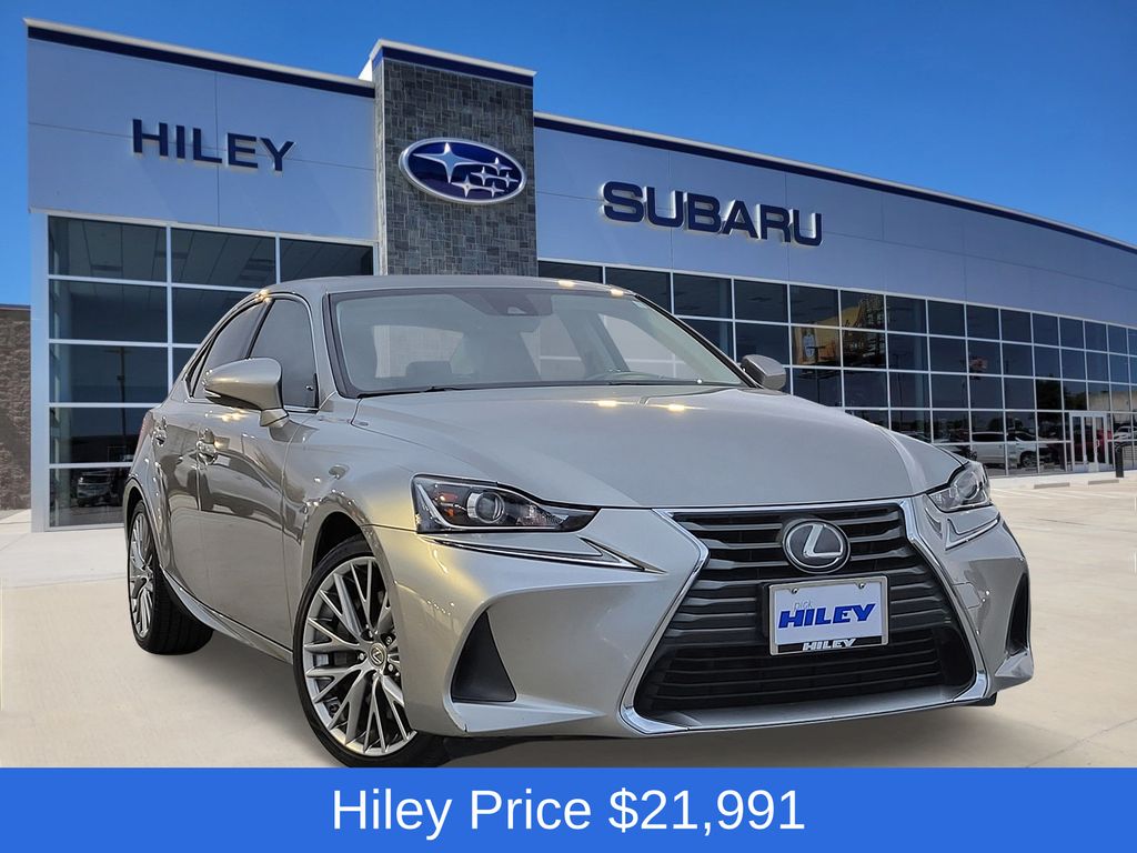 2017 Lexus IS 200t's photo