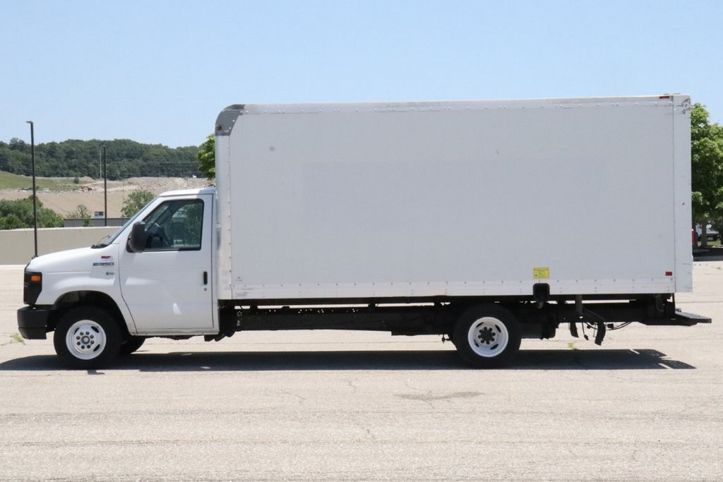 PreOwned 2017 Ford E350SD Base 16′ box in 31041 Valley Automotive