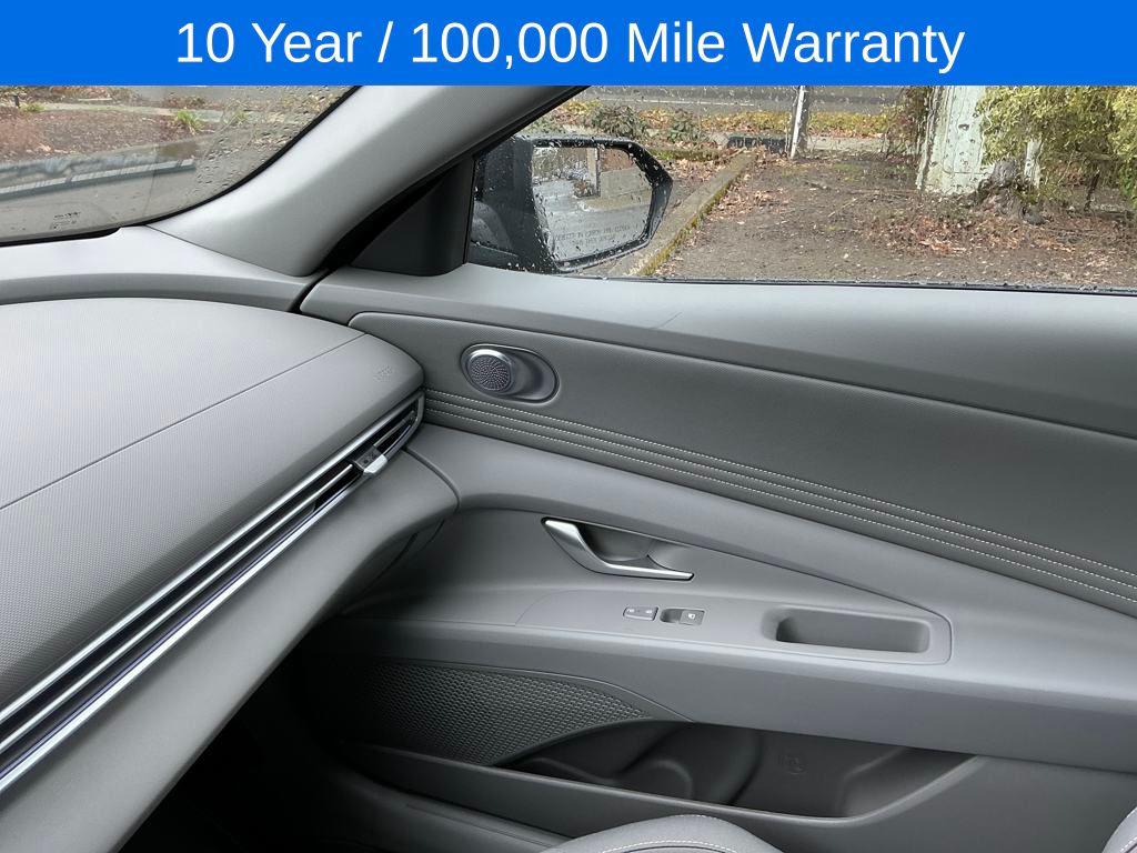 2025 Hyundai Elantra SEL Convenience photo 41