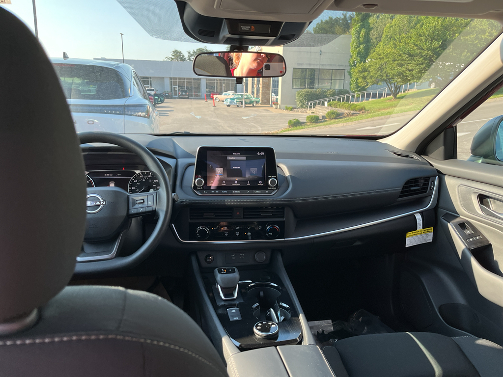 2026 Nissan Rogue S photo 5