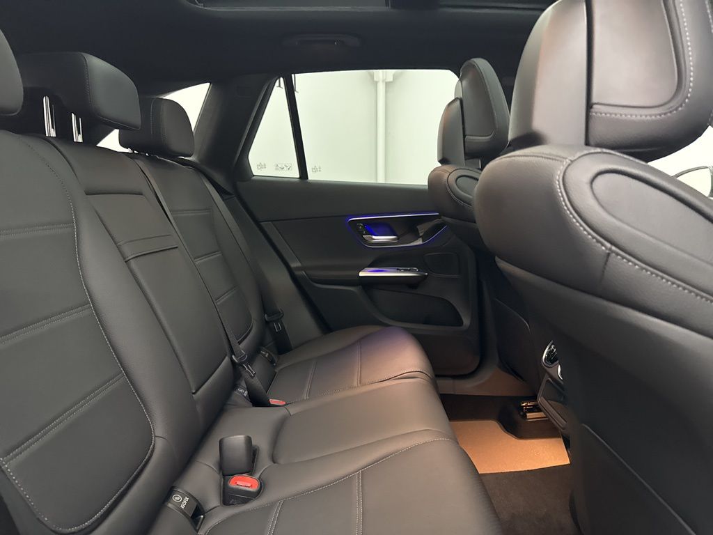 2026 Mercedes Benz GLC 300 photo 21