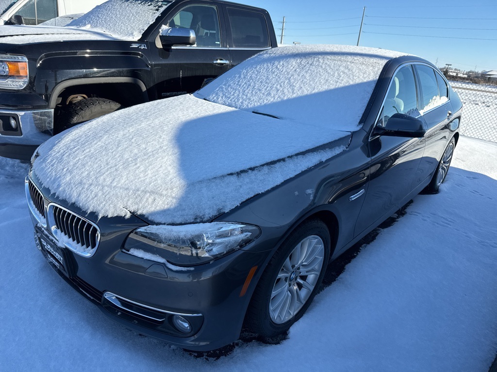 2016 BMW 5 Series 528i's photo