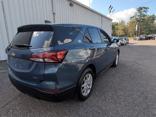 2024 Chevrolet Equinox LS photo 6